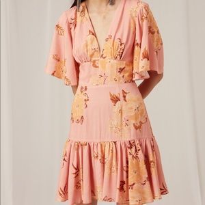 KEEPSAKE
FOREVER MINI DRESS tan gardenia